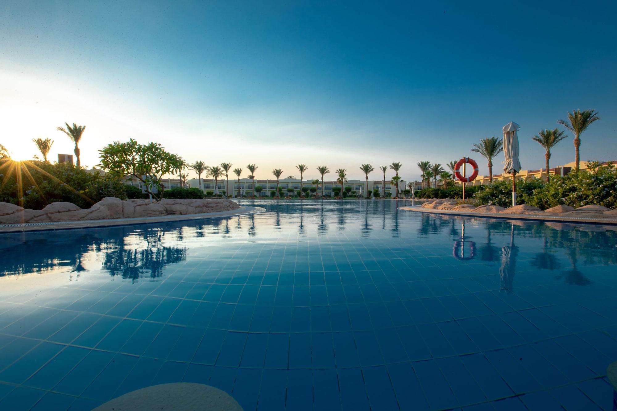 Doubletree By Hilton Sharks Bay Resort Sharm El Sheikk Exterior foto